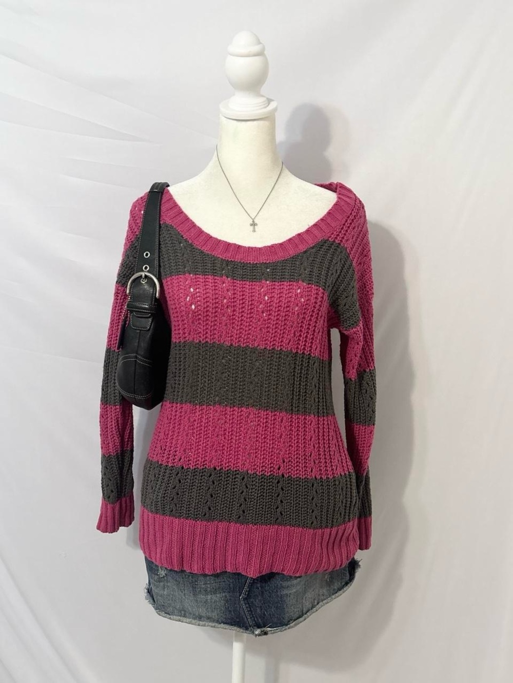 Vintage Y2K Pink and Grey Knitted Stripped Sweater Top